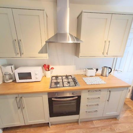 Bassett Flat With 2 Bedrooms And Superfast Wi-Fi Sittingbourne Luaran gambar