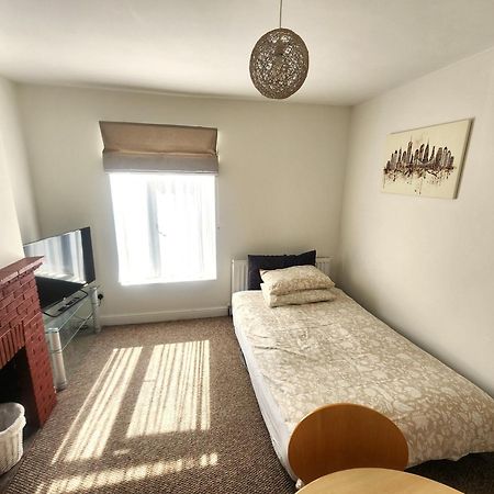 Bassett Flat With 2 Bedrooms And Superfast Wi-Fi Sittingbourne Luaran gambar