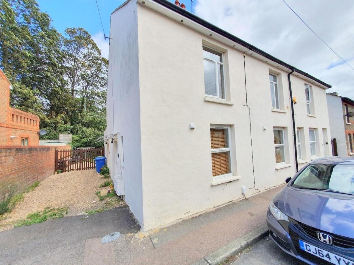 Bassett Flat With 2 Bedrooms And Superfast Wi-Fi Sittingbourne Luaran gambar